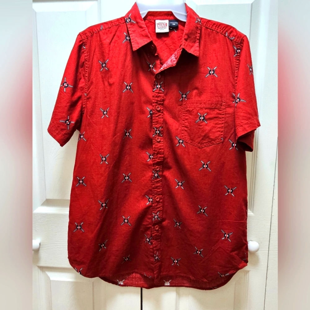 Marvel Deadpool Print Men's Short-Sleeve Button-up Woven Shirt Medium Burgundy